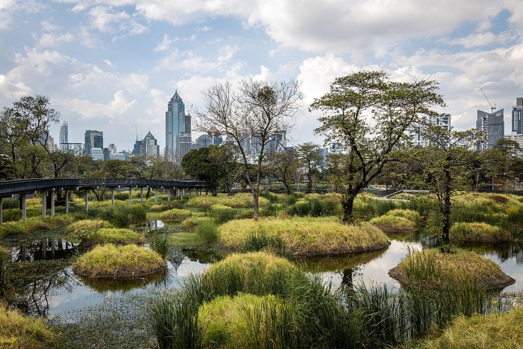 Benjakitti_Forest_Park